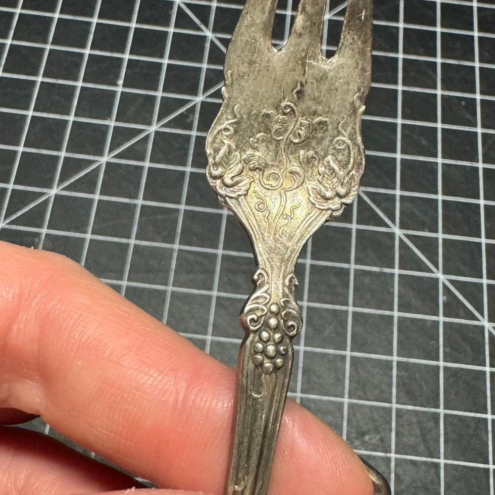 1847 Rogers Bros Vintage Grape Silverplate Cocktail Pickle Fork XS Triple Plate